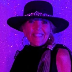 Meet your Posher, Serena